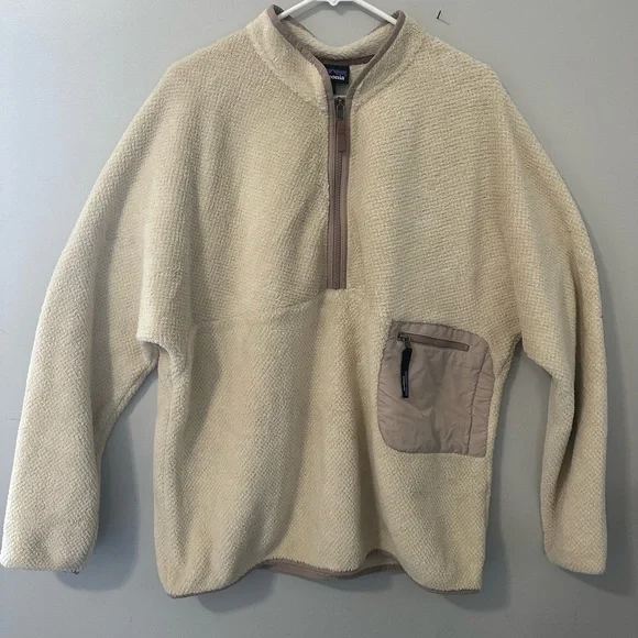 Patagonia Women's Cream Teddy Jacket - Picture 1 of 5